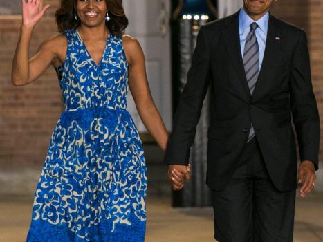 Jutarnji list - Koketni Barack Obama nije mogao odoljeti stražnjici svoje  supruge na odmoru, poletjela mu ruka